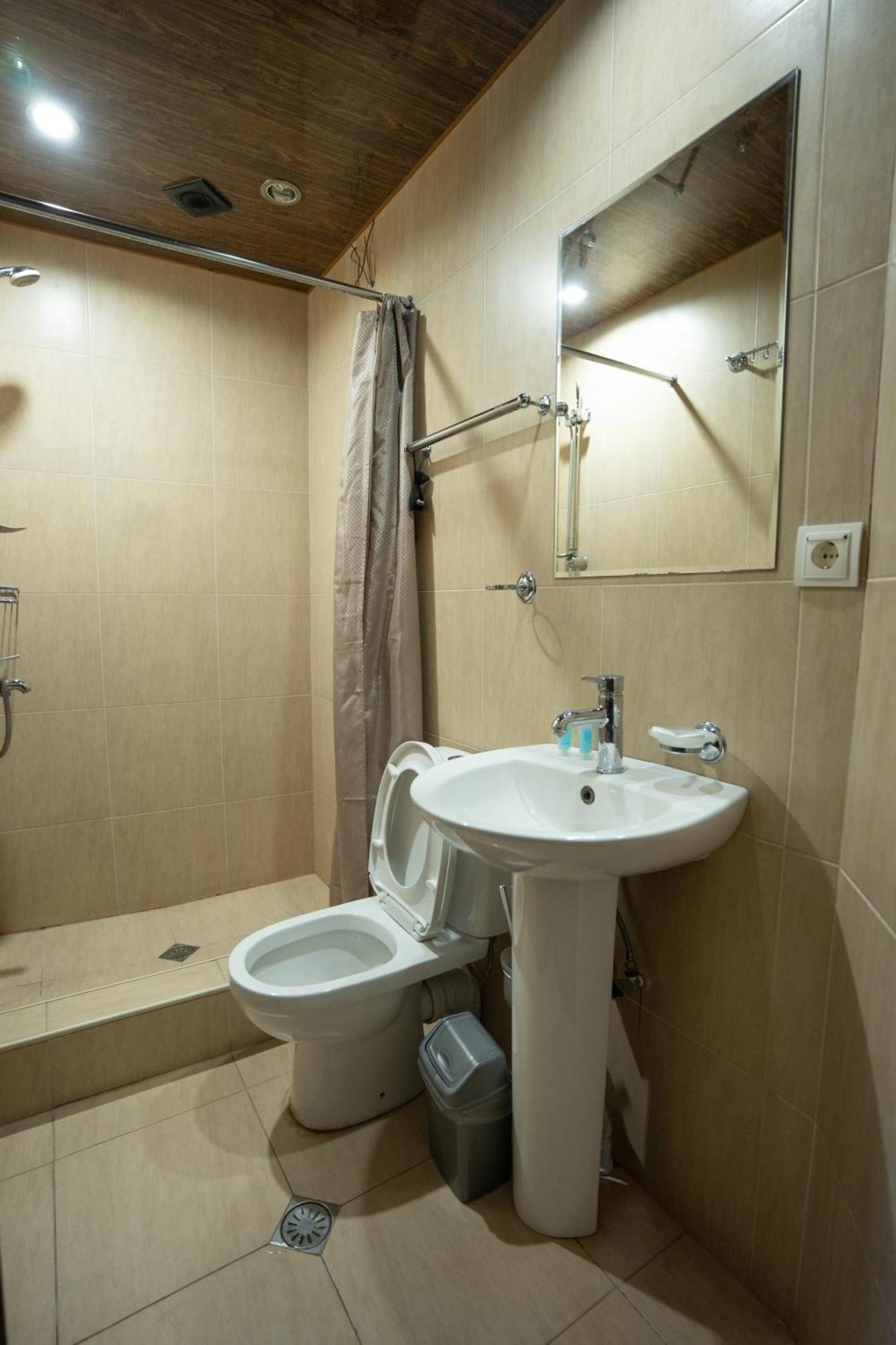 אמברולאורי Hotel Metekhara מראה חיצוני תמונה