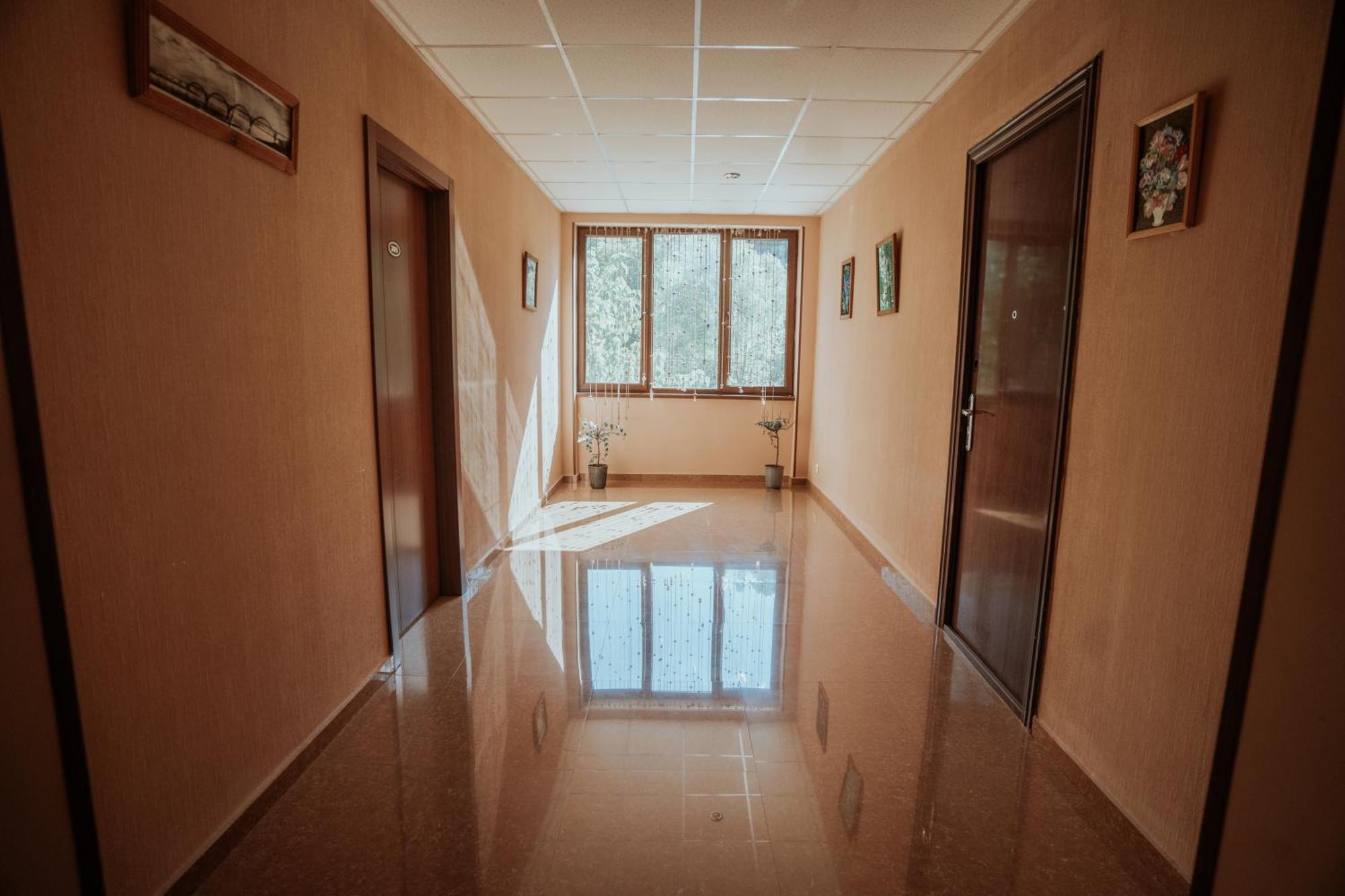 אמברולאורי Hotel Metekhara מראה חיצוני תמונה